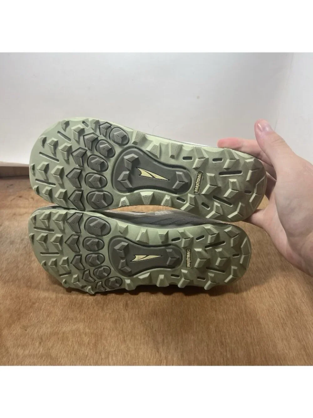 Altra Lone Peak 6 Women Size 7 Green Trail Road Running Shoes AL0A548E130
